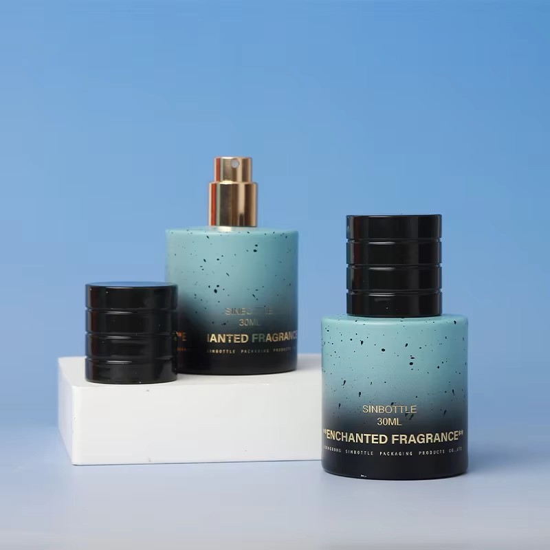Luxury 30ml Perfume Bottle With Magnetic Cap Custom Logo Matte Gradient Glass Spray Bottle Empty Refillable Fragrance Bottle price
