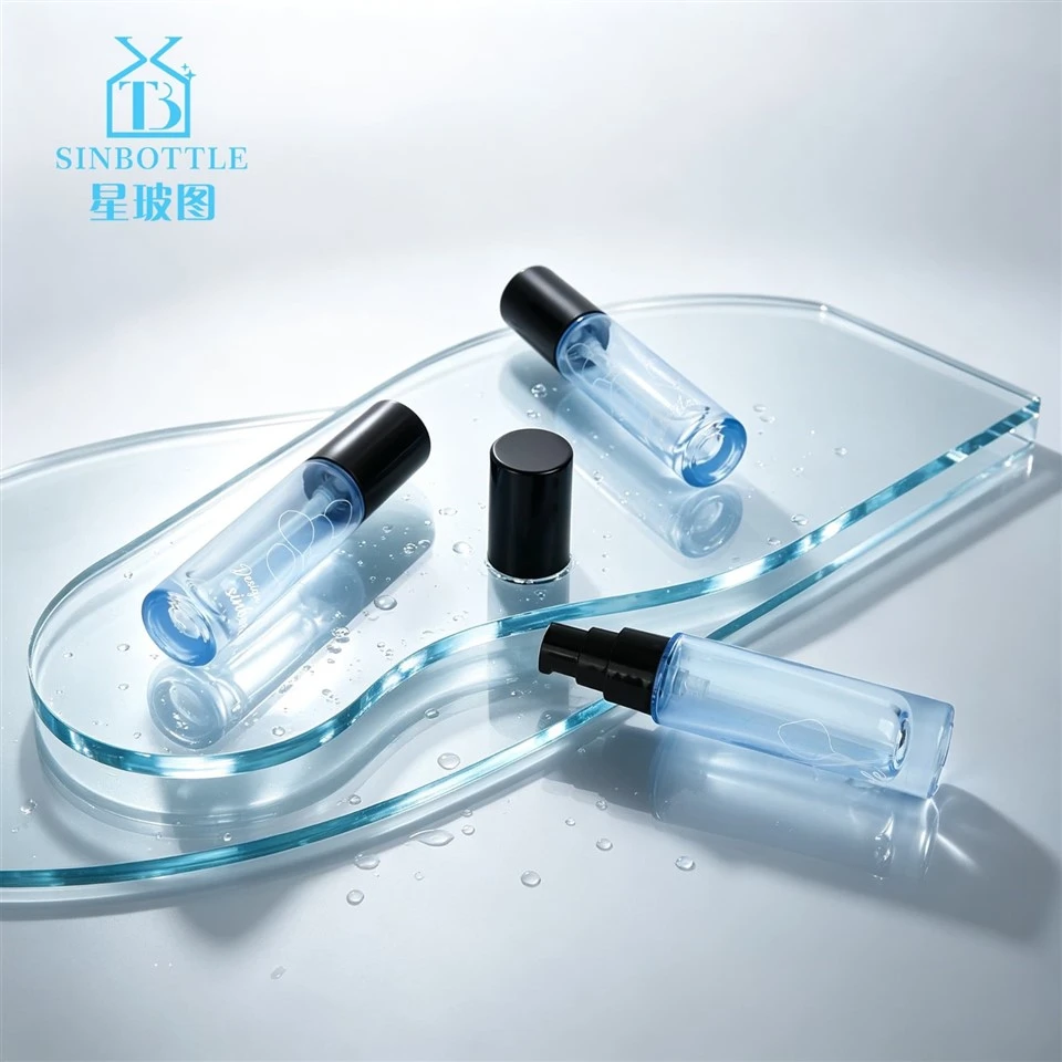 Transparent Light Blue Cylinder Square Glass Spray Bottle Black Cap Travel Toner Perfume Cosmetic Packaging Custom Brand high quality